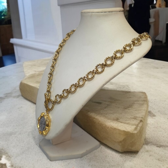 18k Gold Plated Chunky Ancient Roman Coin Toggle Necklace - Picture 3 of 5